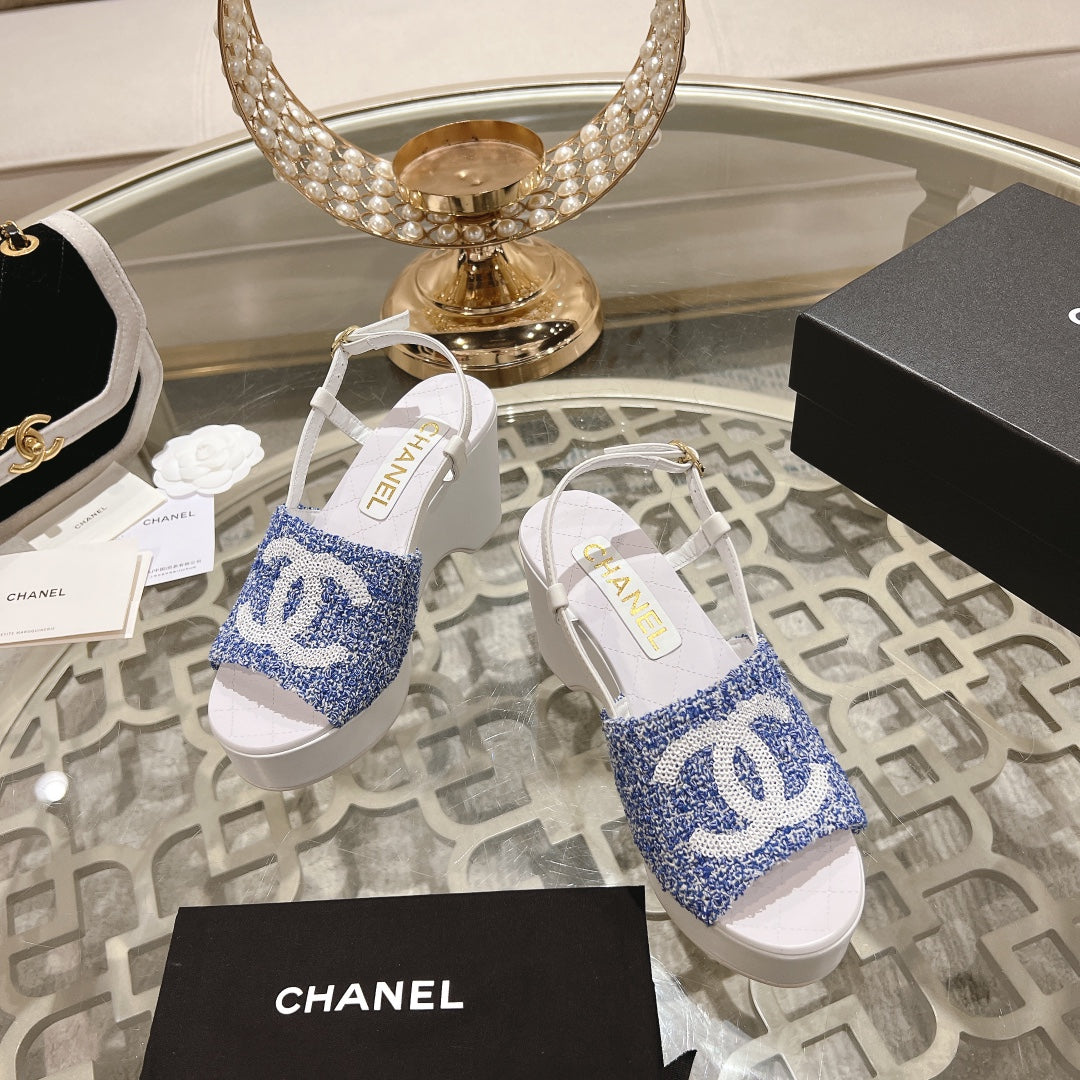 WEDGE SANDALS IN SAPPHIRE BLUE FABRIC WITH WHITE LOGO - 34