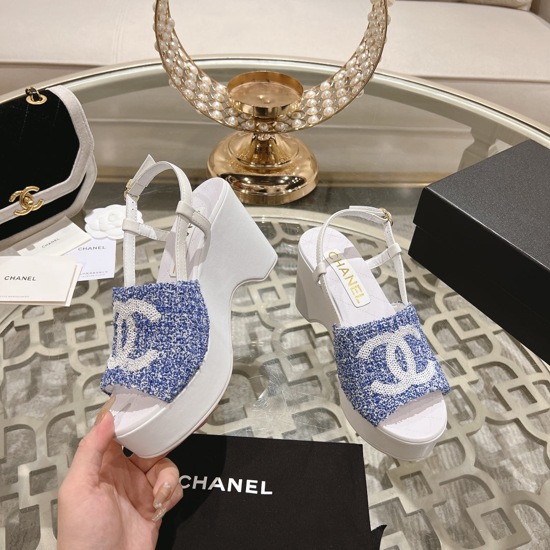 WEDGE SANDALS IN SAPPHIRE BLUE FABRIC WITH WHITE LOGO - 34
