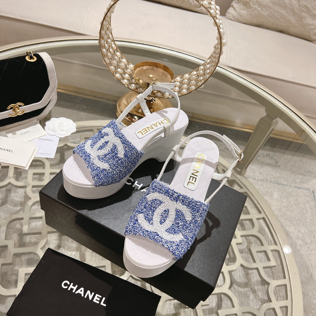 WEDGE SANDALS IN SAPPHIRE BLUE FABRIC WITH WHITE LOGO - 34