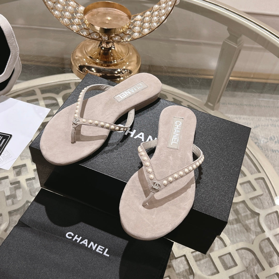 PEARL THONG SANDAL IN PALE PINK SUEDE - 35