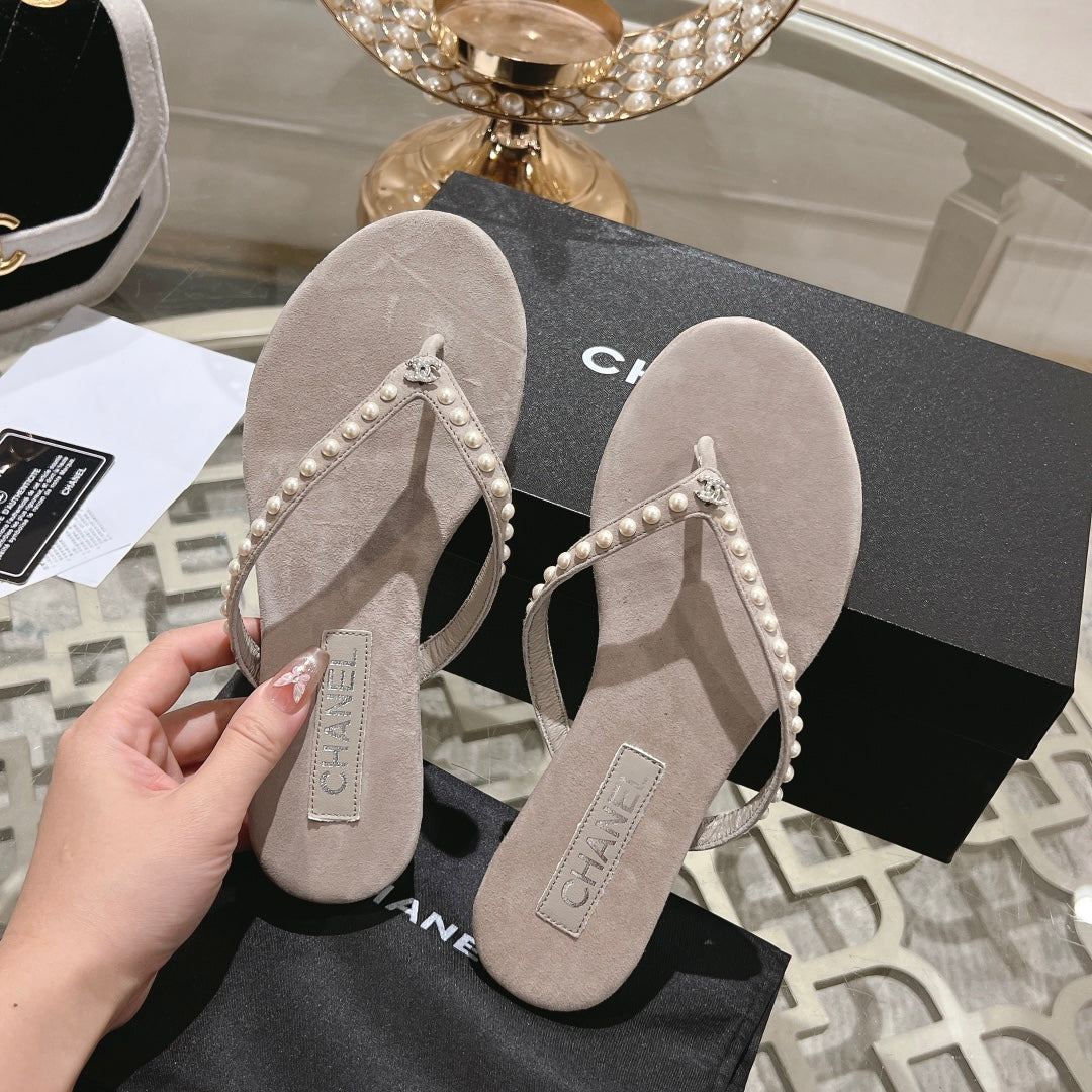 PEARL THONG SANDAL IN PALE PINK SUEDE - 35