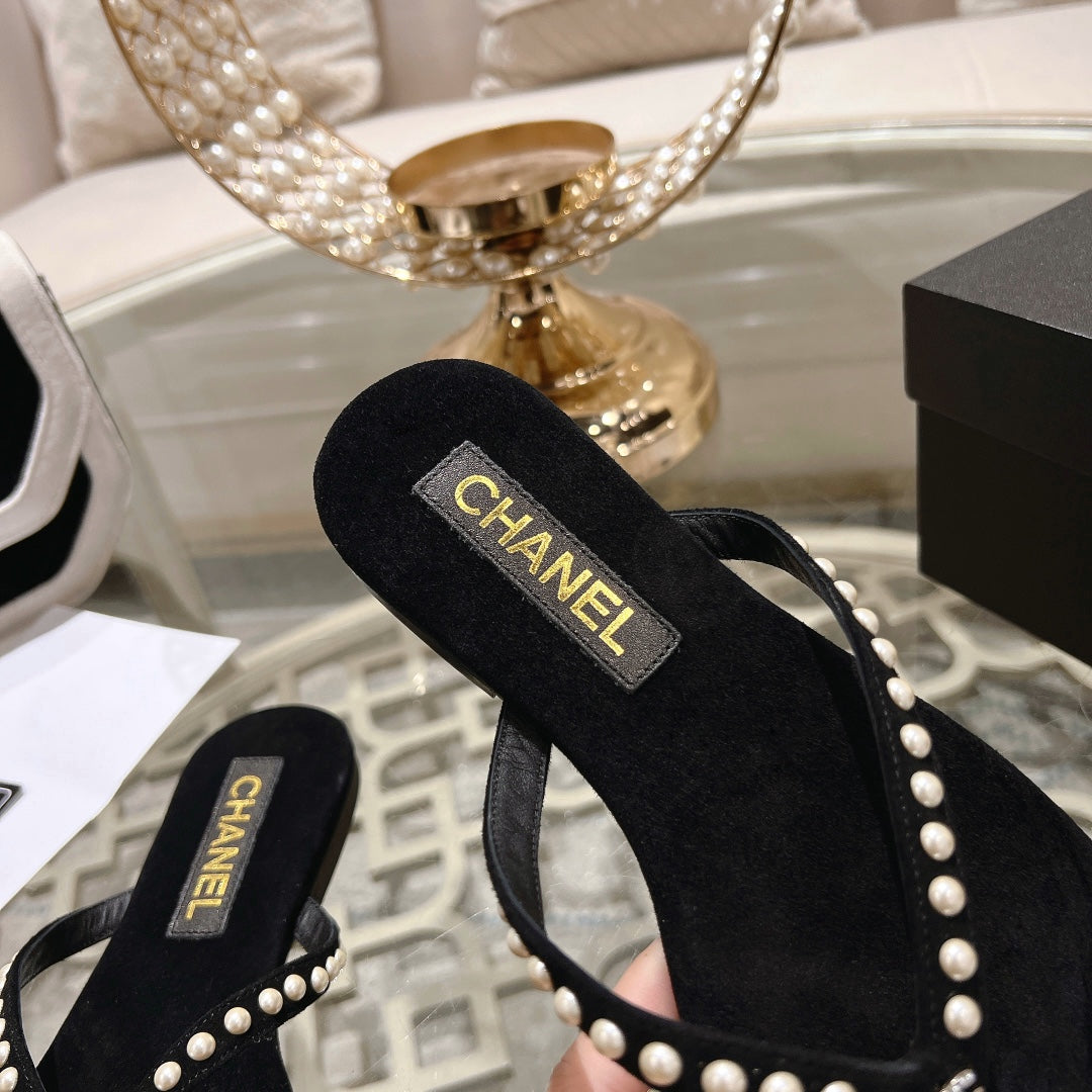 PEARL THONG SANDAL IN BLACK SUEDE - 35