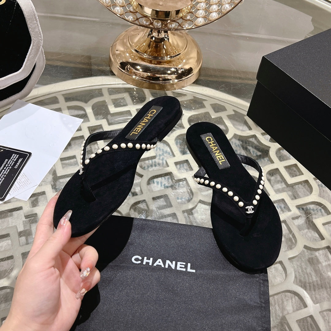 PEARL THONG SANDAL IN BLACK SUEDE - 35