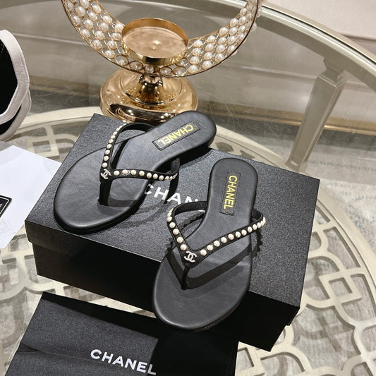 PEARL THONG SANDAL IN BLACK LAMBSKIN - 35