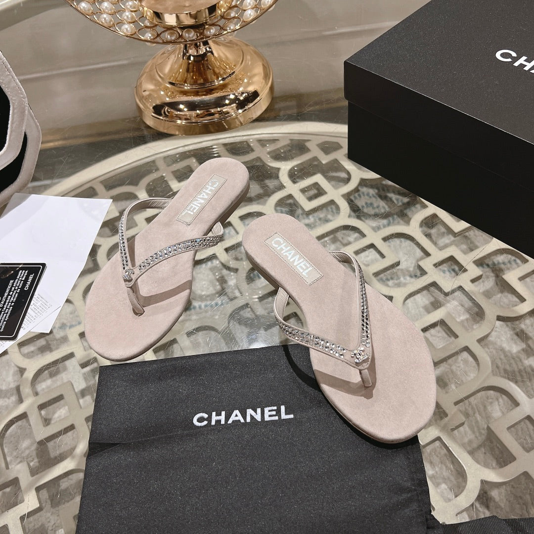 RHINESTONES THONG SANDAL IN PALE PINK SUEDE - 35