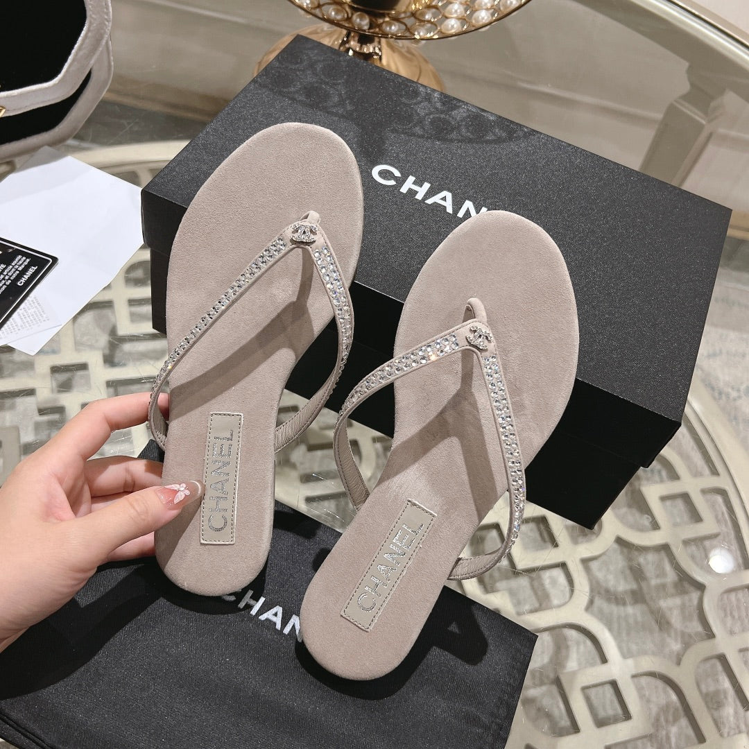 RHINESTONES THONG SANDAL IN PALE PINK SUEDE - 35