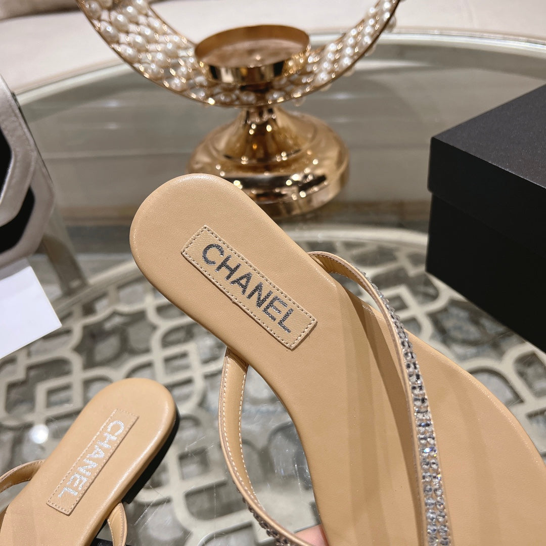 RHINESTONES THONG SANDAL IN MACAROON TAN LAMBSKIN - 35