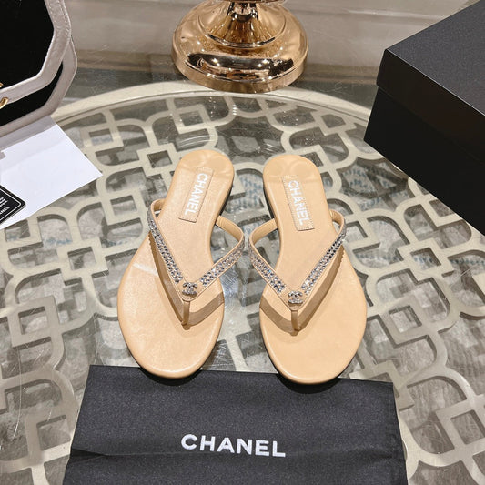RHINESTONES THONG SANDAL IN MACAROON TAN LAMBSKIN - 35