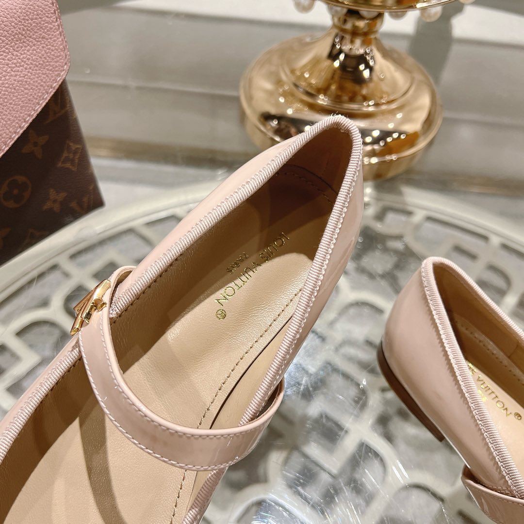 MARY JANE SHOES IN LIGHT PINK PATENT CALFSKIN - 35