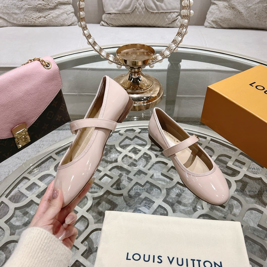 MARY JANE SHOES IN LIGHT PINK PATENT CALFSKIN - 35