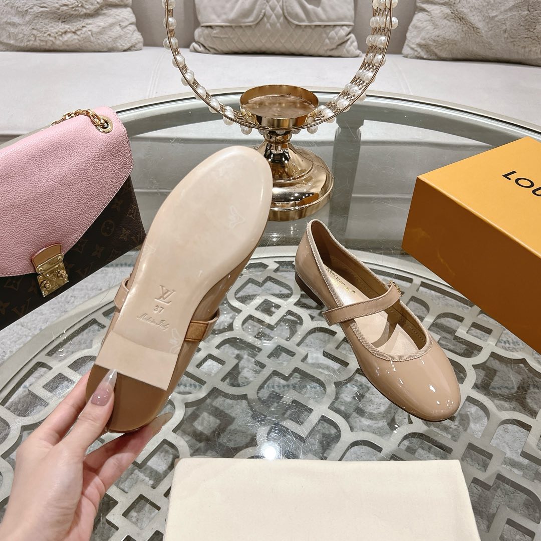 MARY JANE SHOES IN LINEN TAN PATENT CALFSKIN - 35