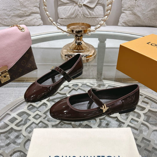 MARY JANE SHOES IN WALNUT BROWN PATENT CALFSKIN - 35