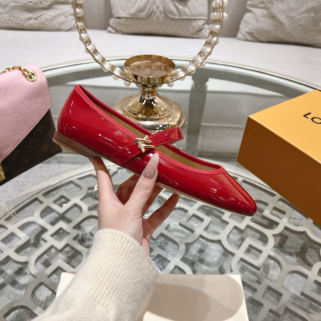 MARY JANE SHOES IN CHERRY RED PATENT CALFSKIN - 35