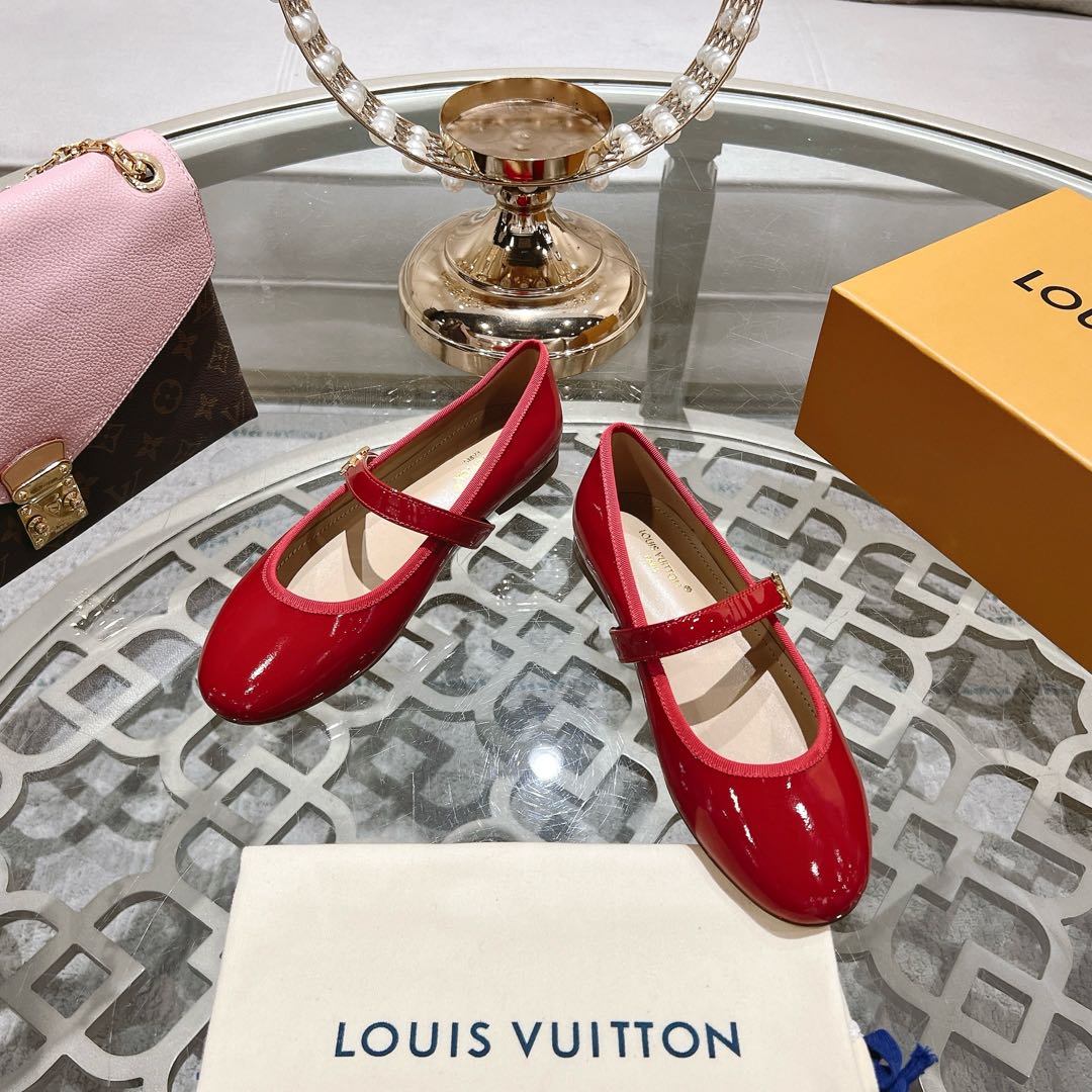 MARY JANE SHOES IN CHERRY RED PATENT CALFSKIN - 35
