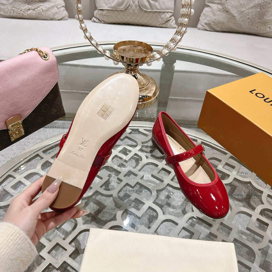 MARY JANE SHOES IN CHERRY RED PATENT CALFSKIN - 35