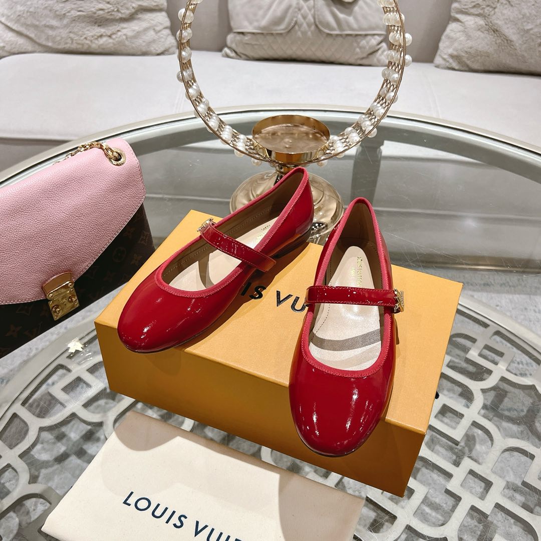 MARY JANE SHOES IN CHERRY RED PATENT CALFSKIN - 35