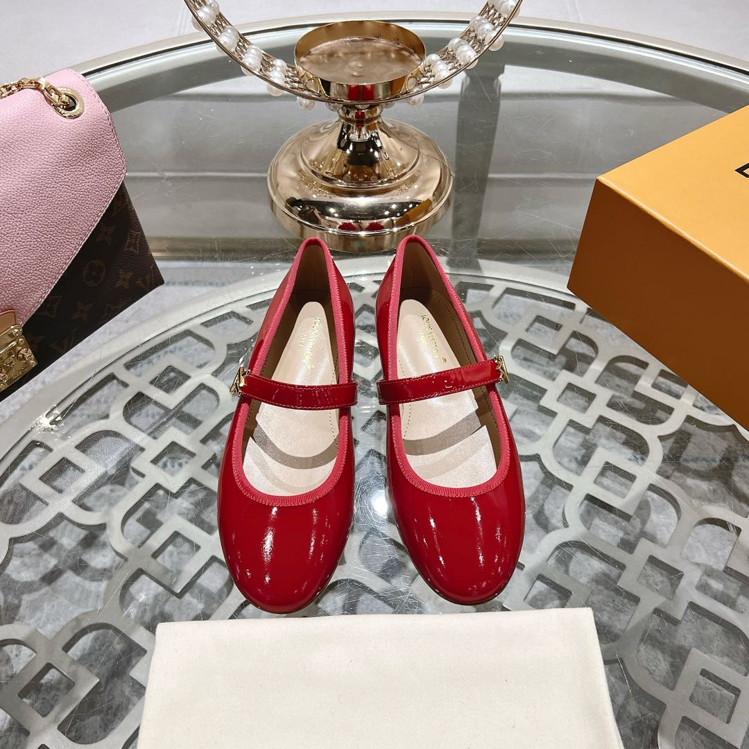 MARY JANE SHOES IN CHERRY RED PATENT CALFSKIN - 35