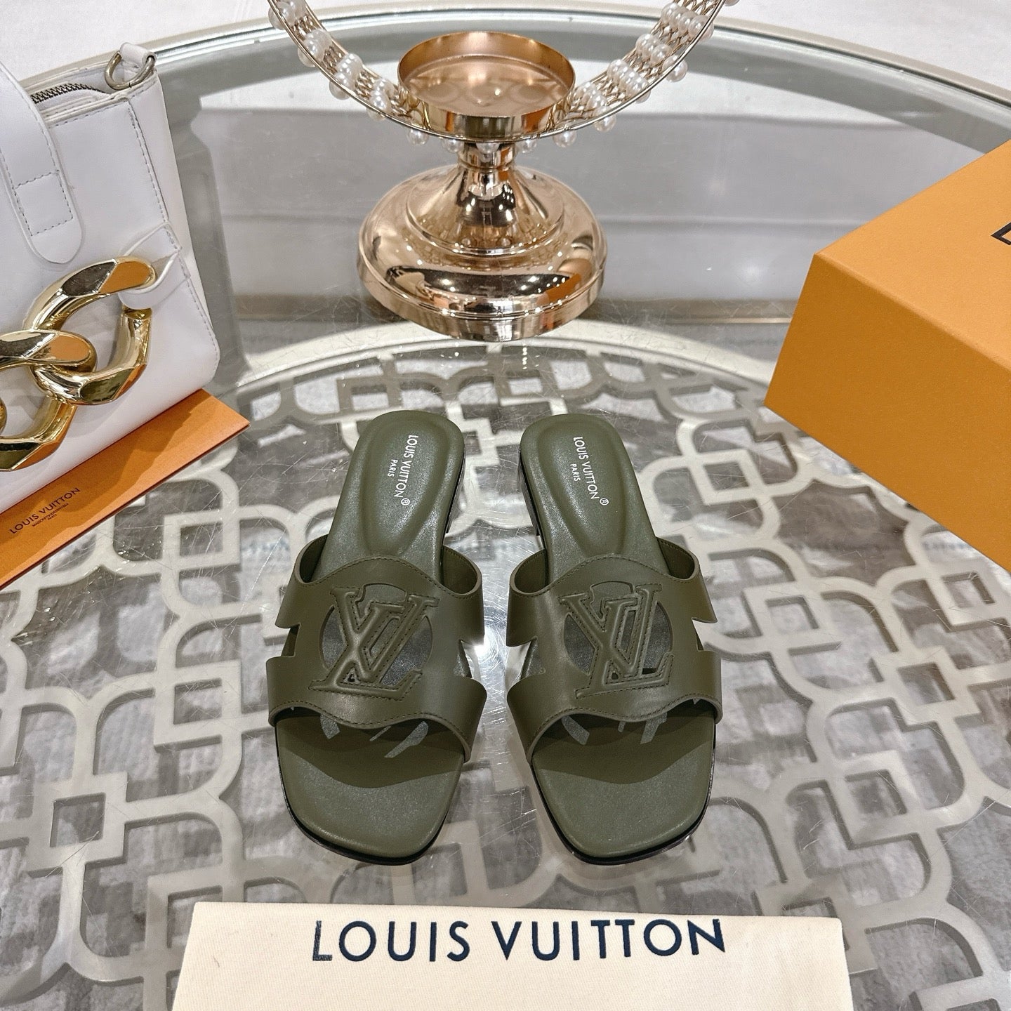 ISOLA FLAT SLIDE IN ARMY GREEN CALFSKIN - 35