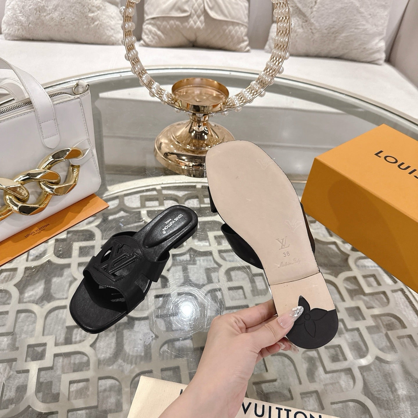 ISOLA FLAT SLIDE IN BLACK CALFSKIN - 35
