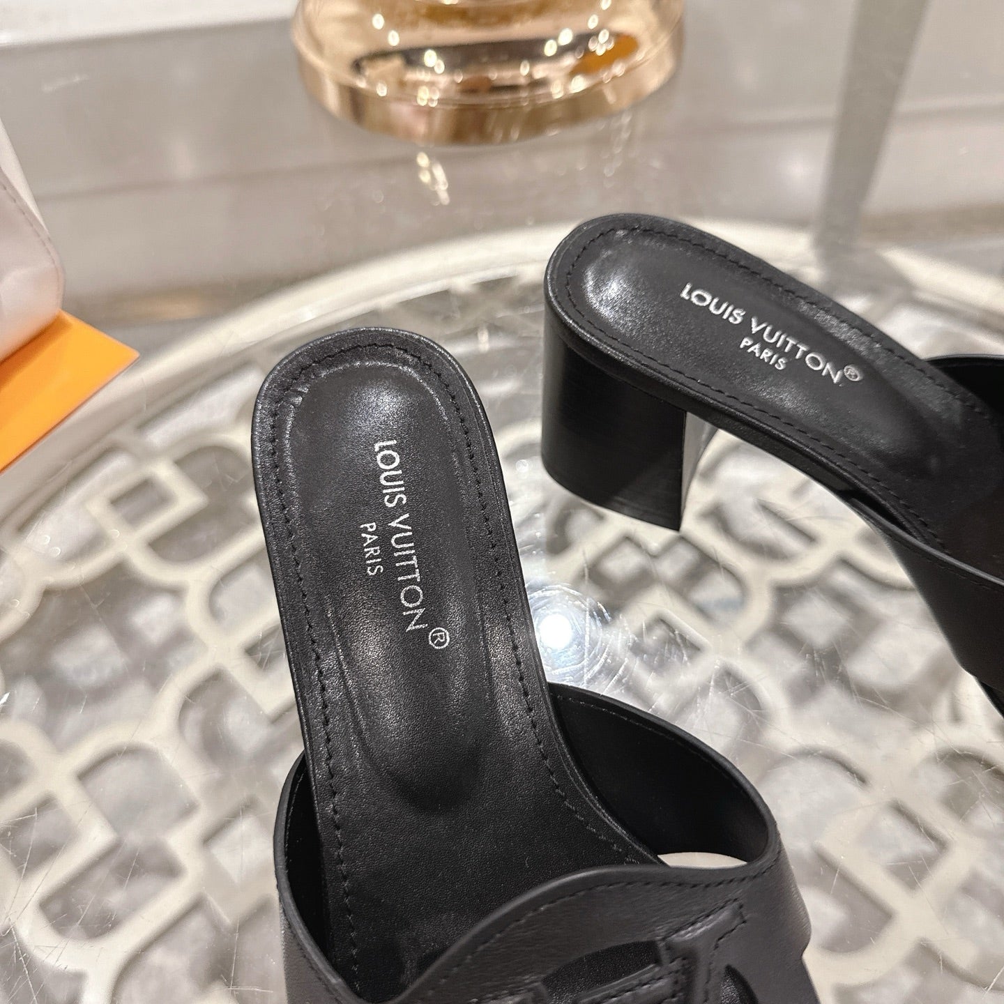 ISOLA HIGH 55 MM MULE IN BLACK CALFSKIN - 35