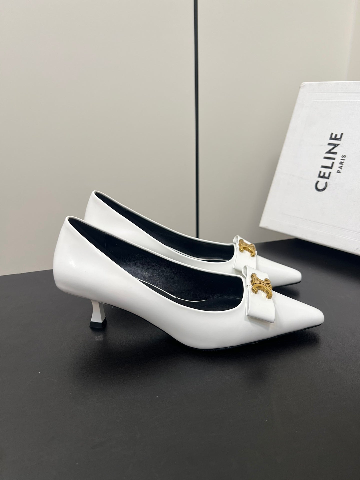 TRIOMPHE POINTED-TOE HIGH PUMPS IN WHITE SHINY CALFSKIN - 35
