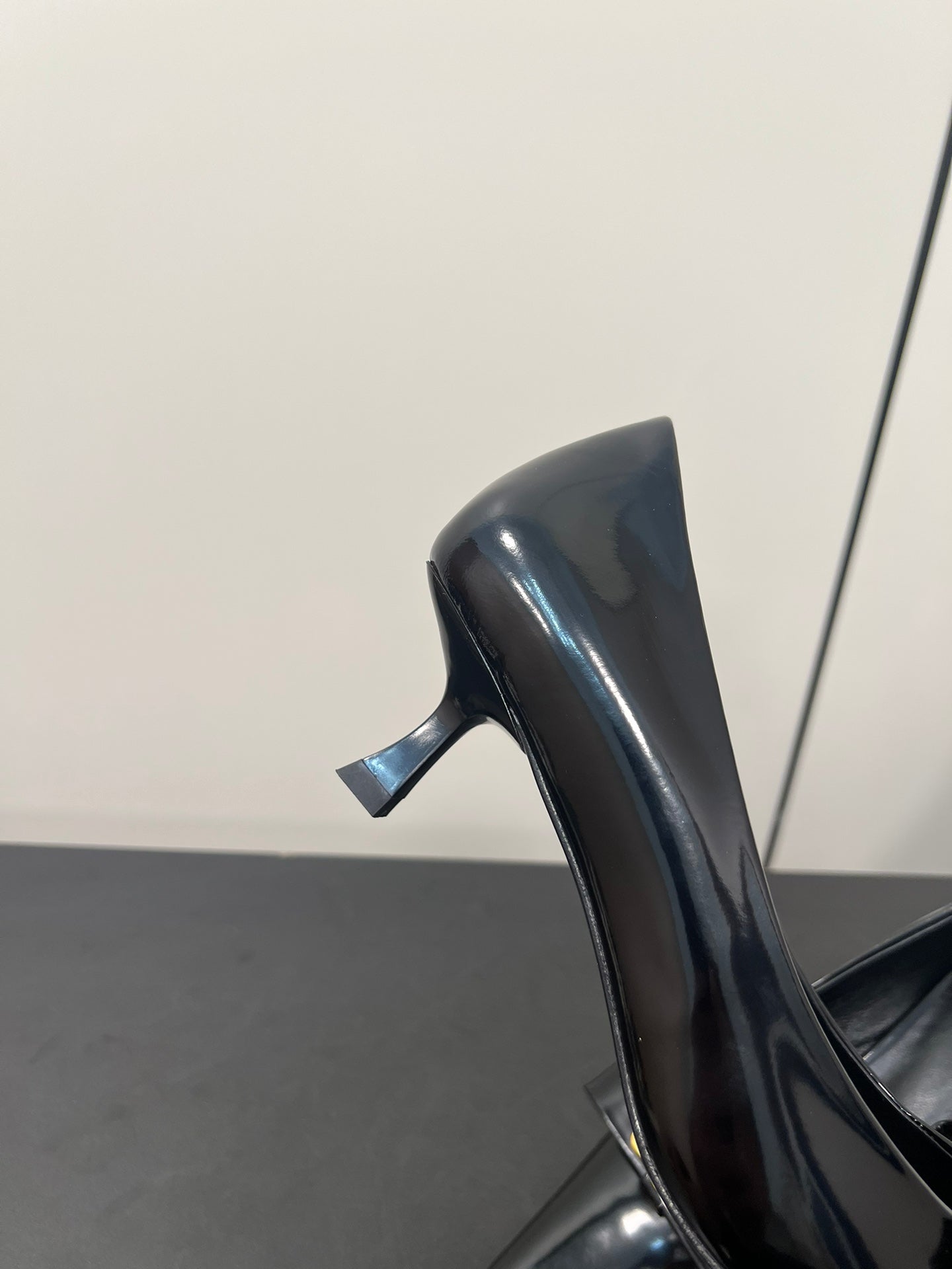 TRIOMPHE POINTED-TOE HIGH PUMPS IN BLACK SHINY CALFSKIN - 35