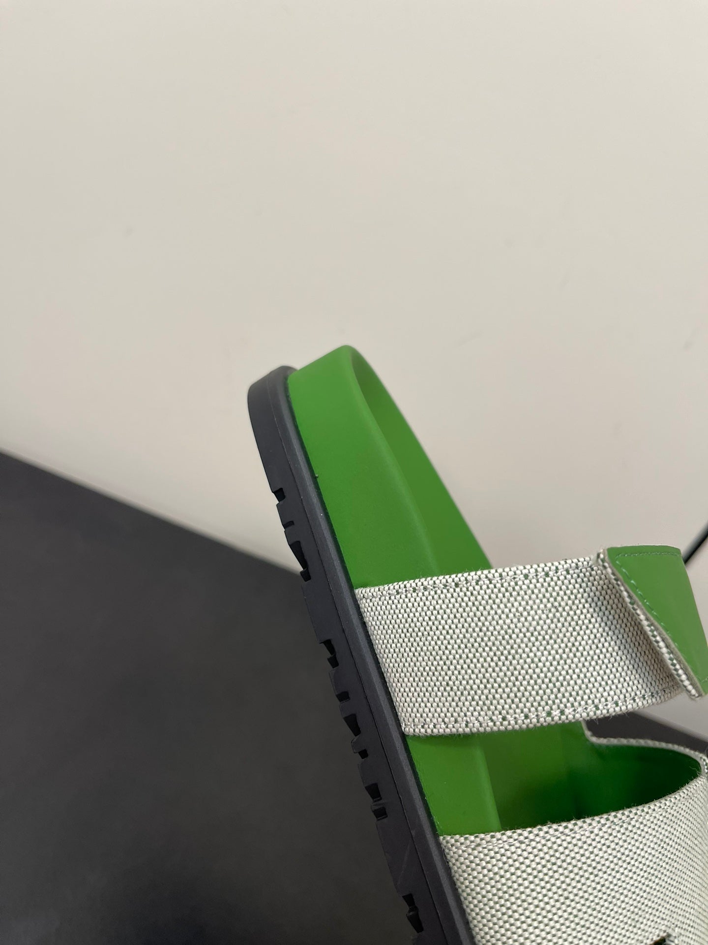 CHYPRE SANDAL GREEN MIX CREAM CALFSKIN - 35