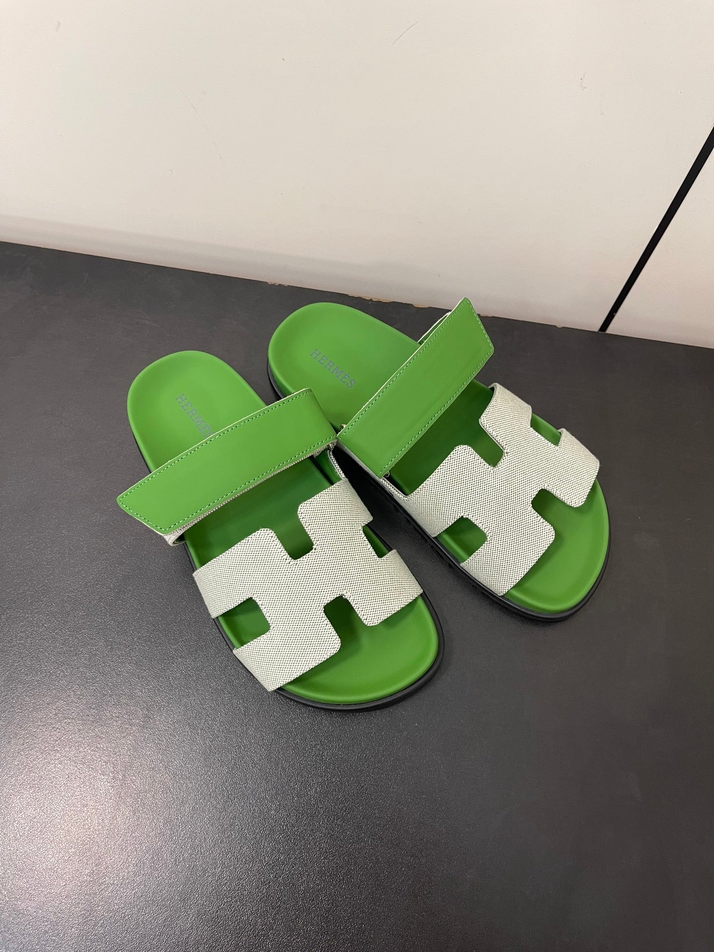 CHYPRE SANDAL GREEN MIX CREAM CALFSKIN - 35