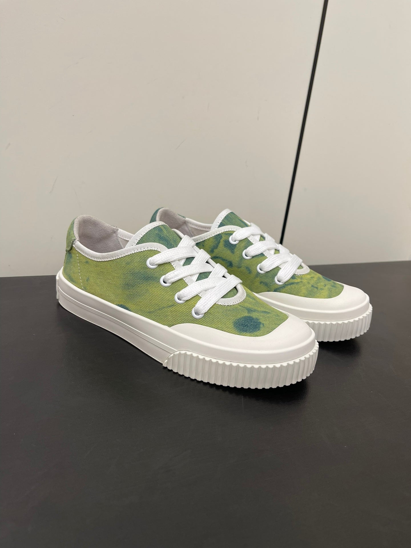 LP CLASSIC BISCUIT SNEAKER PEAR CALFSKIN - 35