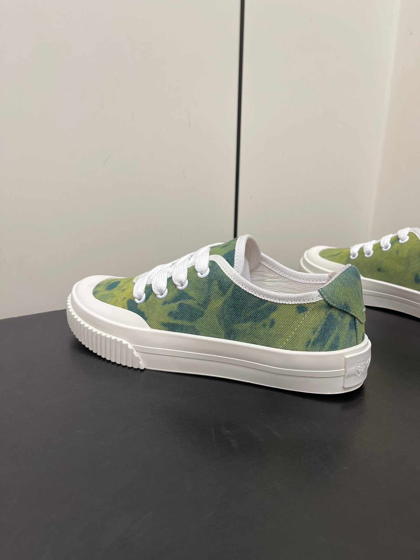 LP CLASSIC BISCUIT SNEAKER PEAR CALFSKIN - 35