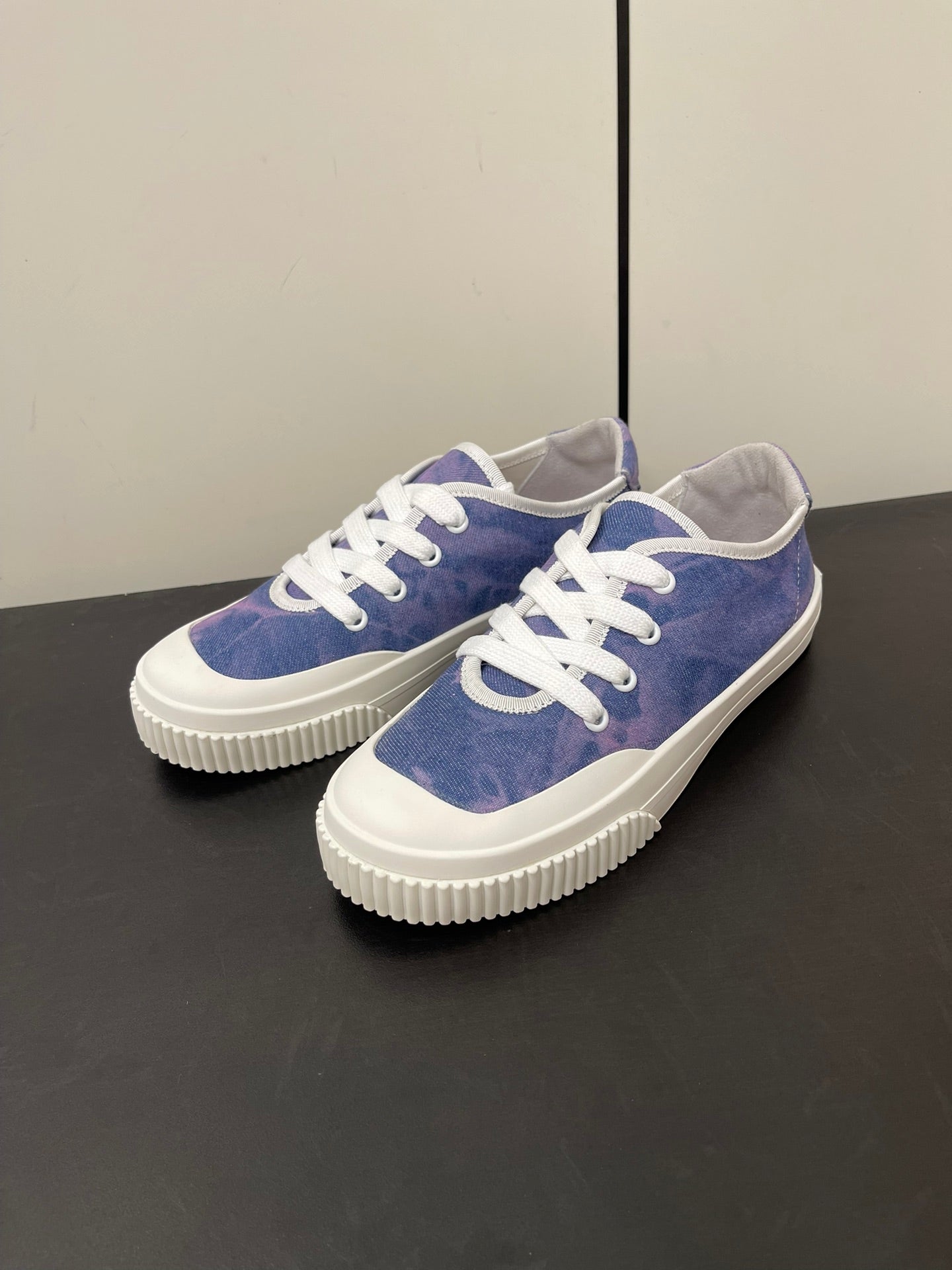 LP CLASSIC BISCUIT SNEAKER LAPIS CALFSKIN - 35