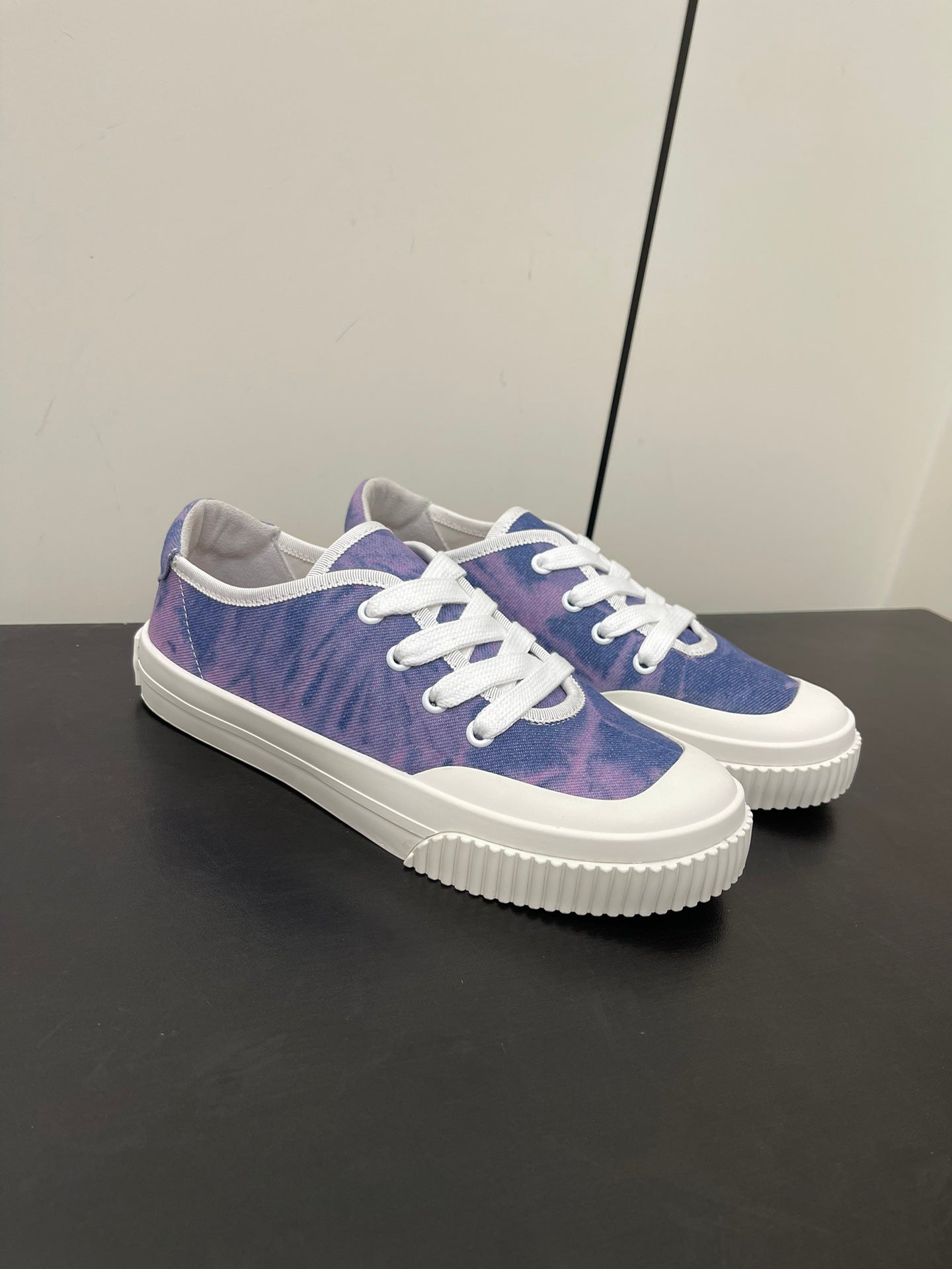 LP CLASSIC BISCUIT SNEAKER LAPIS CALFSKIN - 35