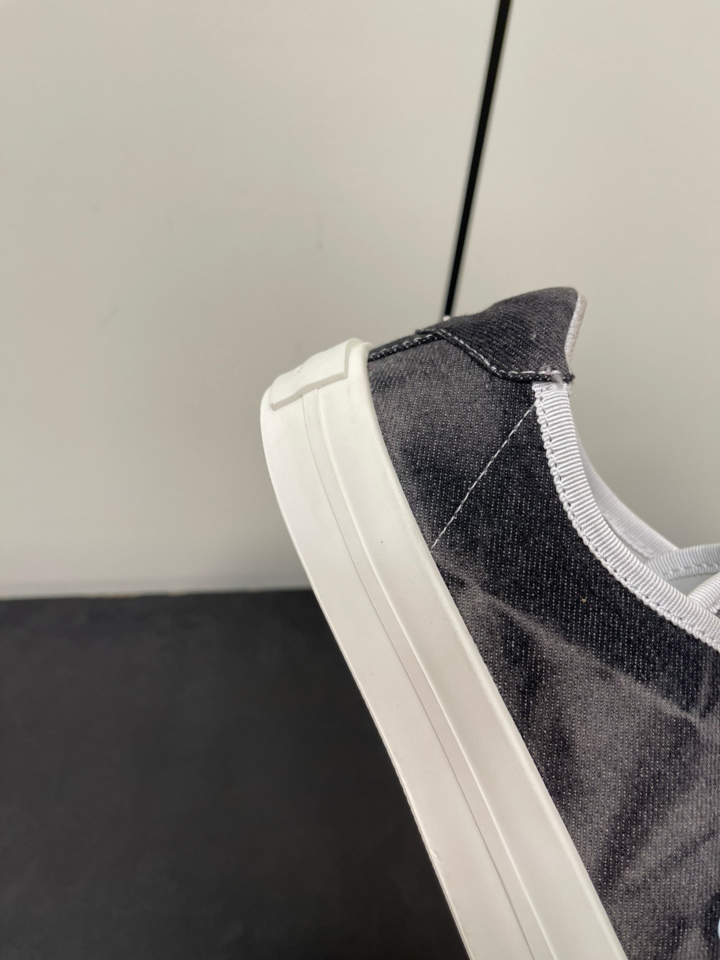 LP CLASSIC BISCUIT SNEAKER CHARCOAL CALFSKIN - 35