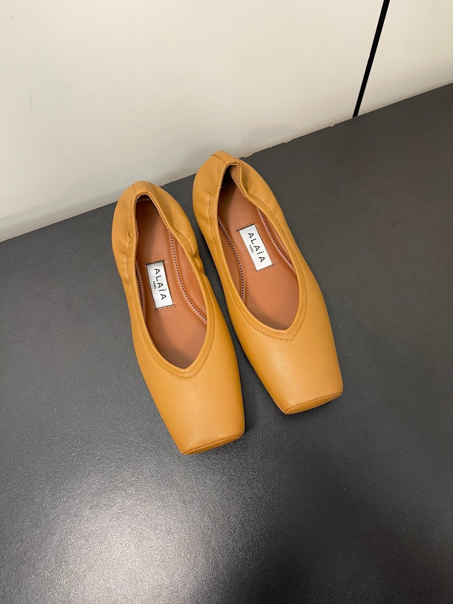 ALAIA BALLET FLATS IN COPPER BROWN SMOOTH CALFSKIN - 35