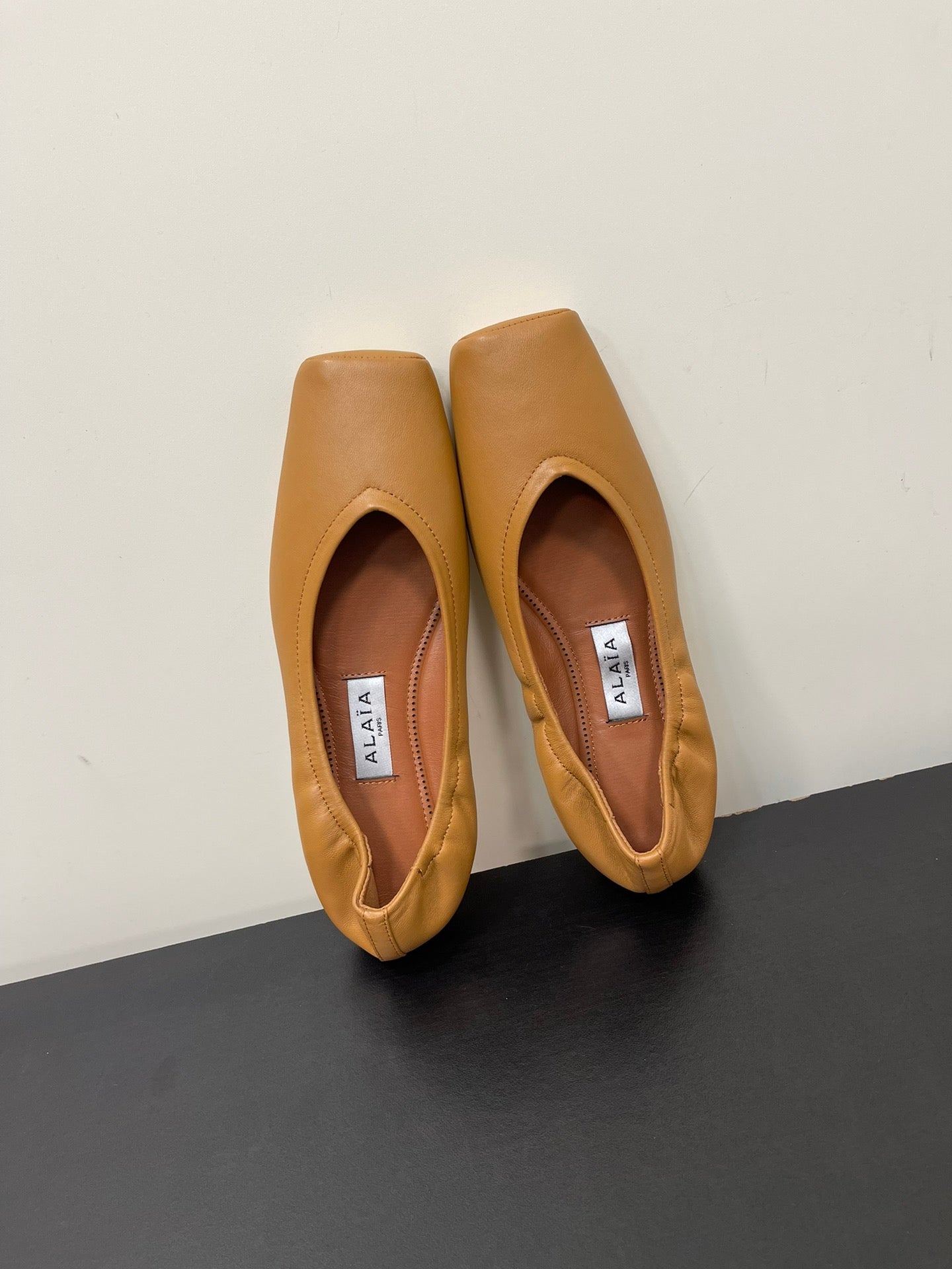 ALAIA BALLET FLATS IN COPPER BROWN SMOOTH CALFSKIN - 35