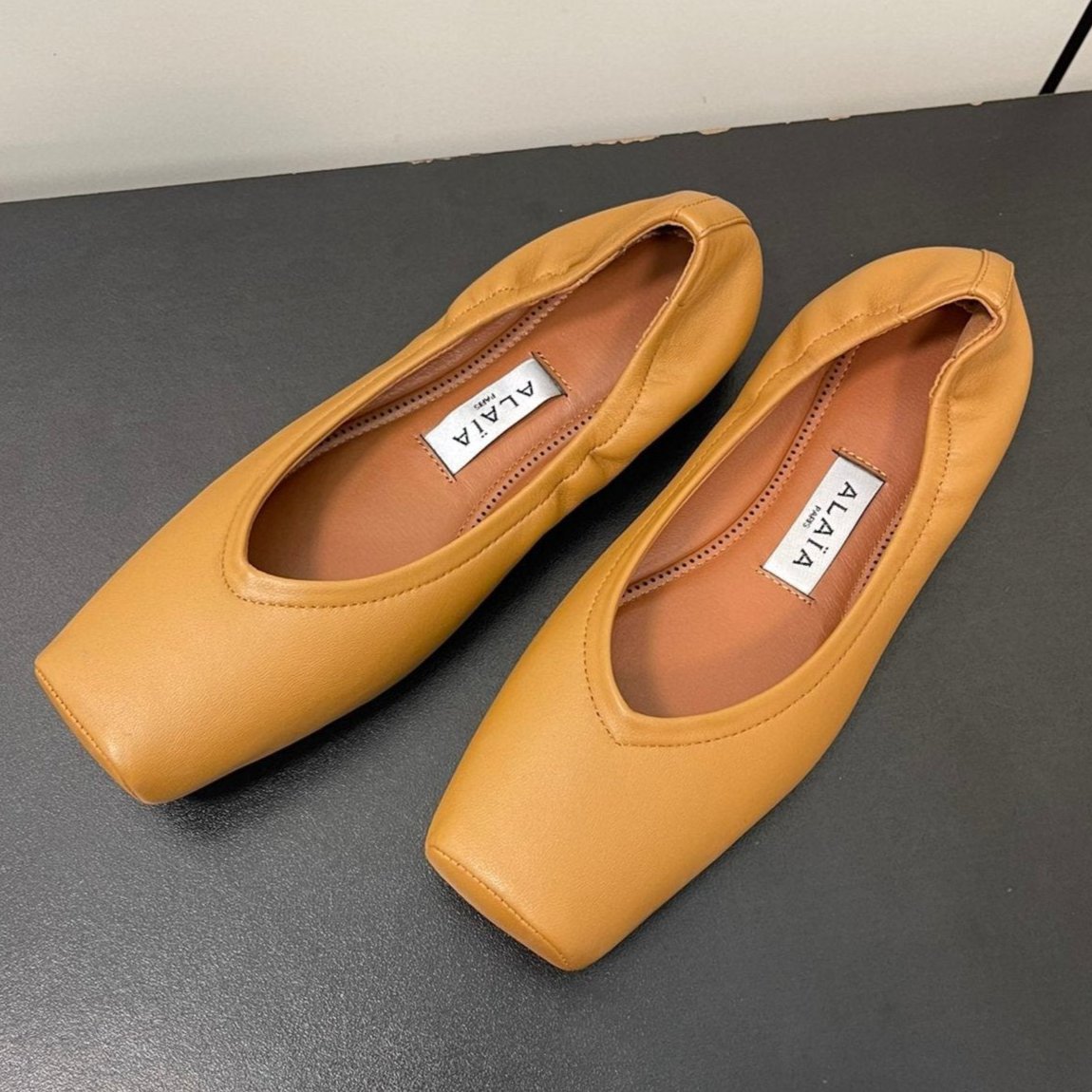 ALAIA BALLET FLATS IN COPPER BROWN SMOOTH CALFSKIN - 35