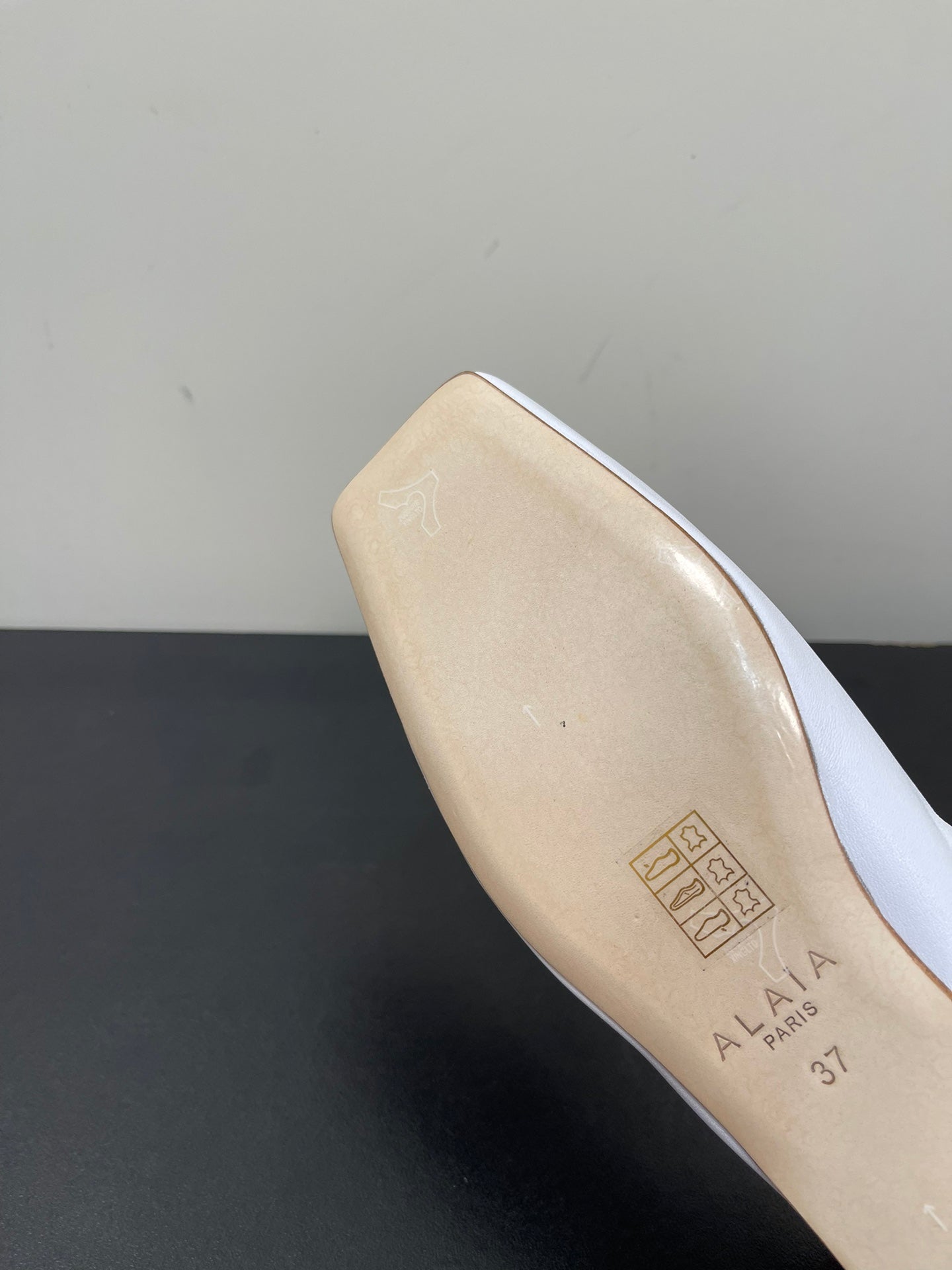ALAIA BALLET FLATS IN WHITE SMOOTH CALFSKIN - 35