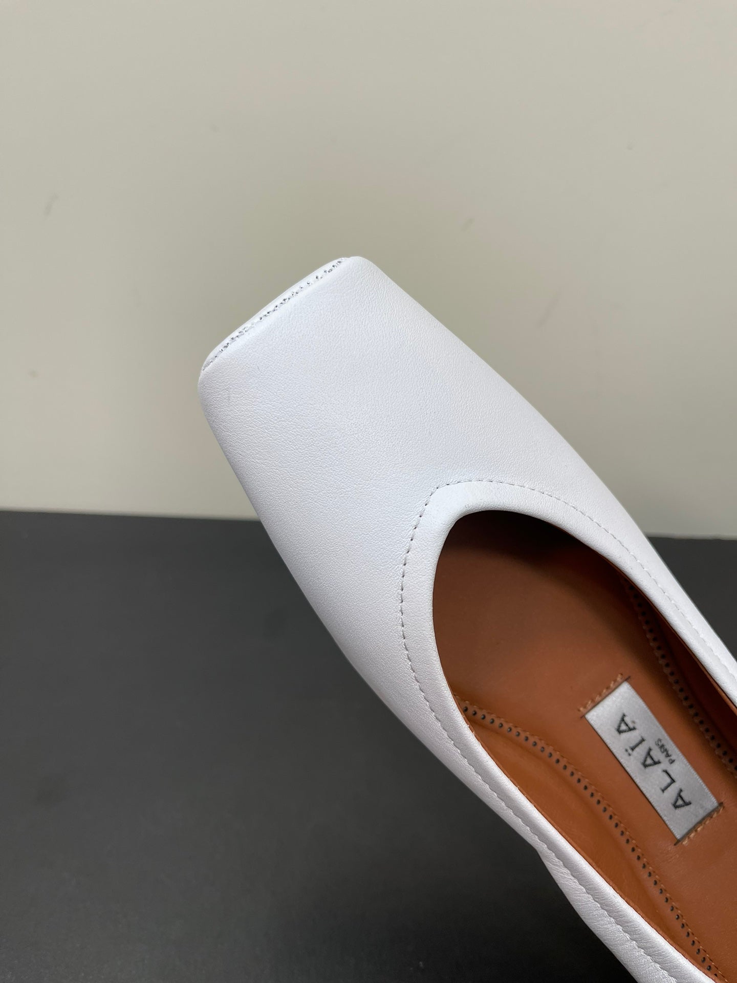 ALAIA BALLET FLATS IN WHITE SMOOTH CALFSKIN - 35