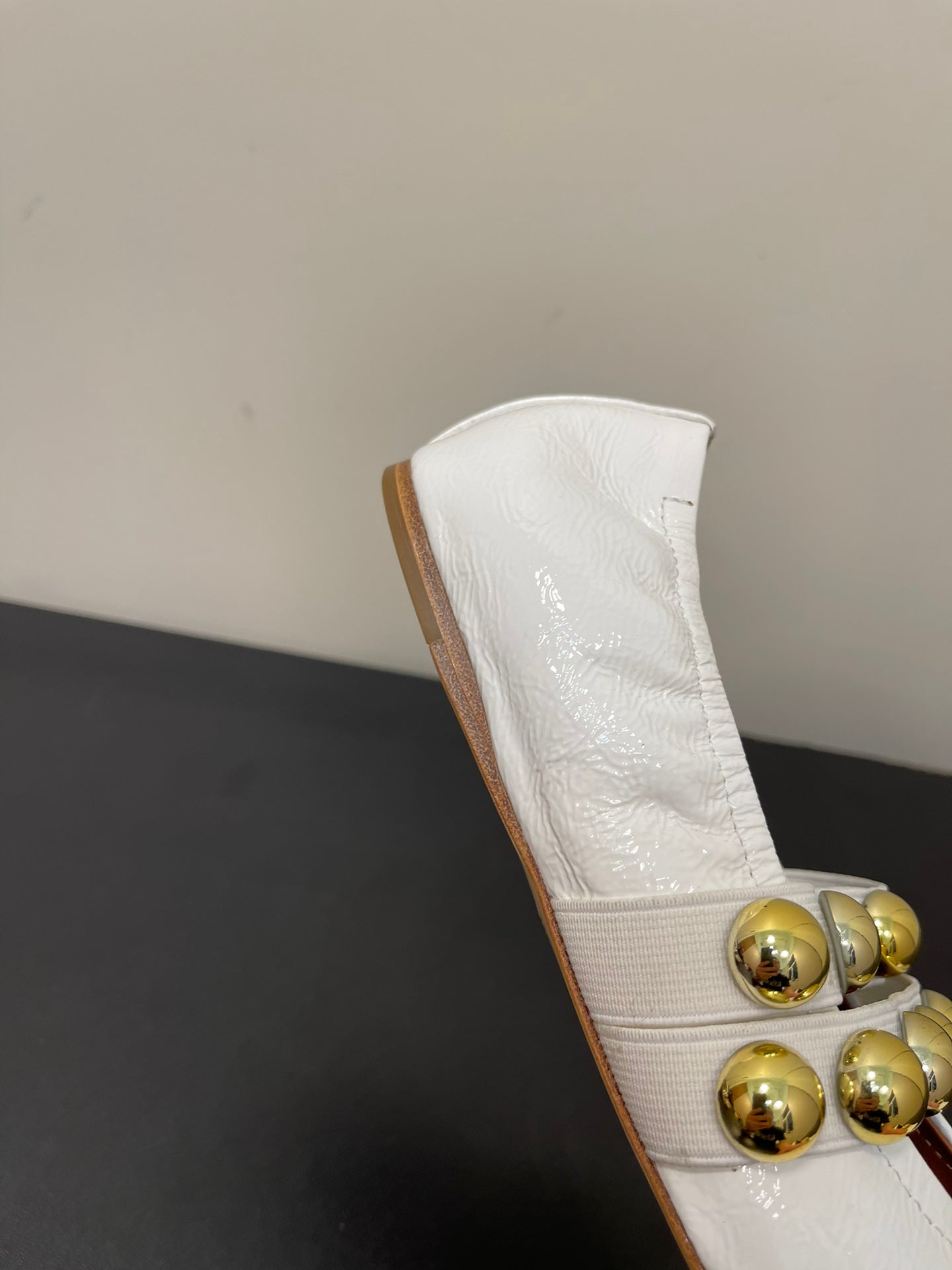 ALAIA BALLET FLATS IN WHITE GLOSSY CALFSKIN WITH GOLD HARDWARE - 35