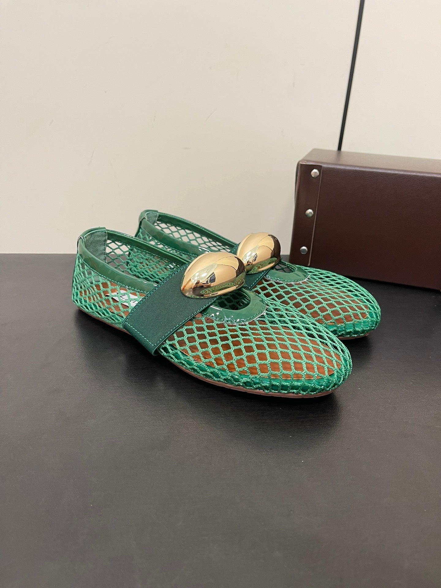 ALAIA BALLET FLATS IN COOL GREEN MESH FISHNET WITH GOLD HARDWARE - 35