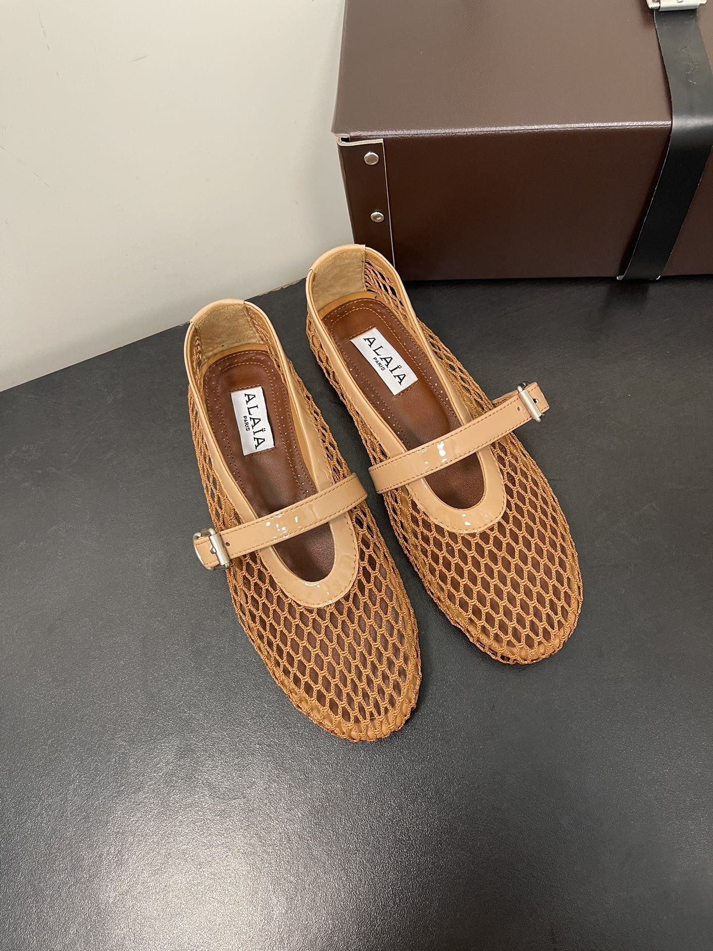 ALAIA BALLET FLATS IN COPPER BROWN MESH FISHNET - 35