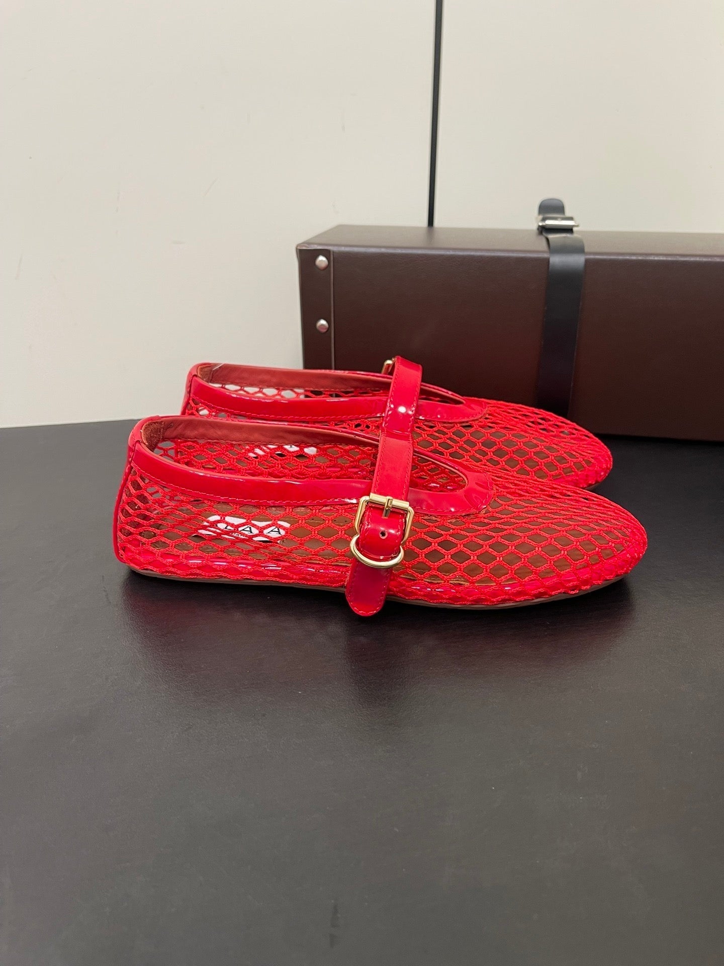ALAIA BALLET FLATS IN CHERRY RED MESH FISHNET - 35