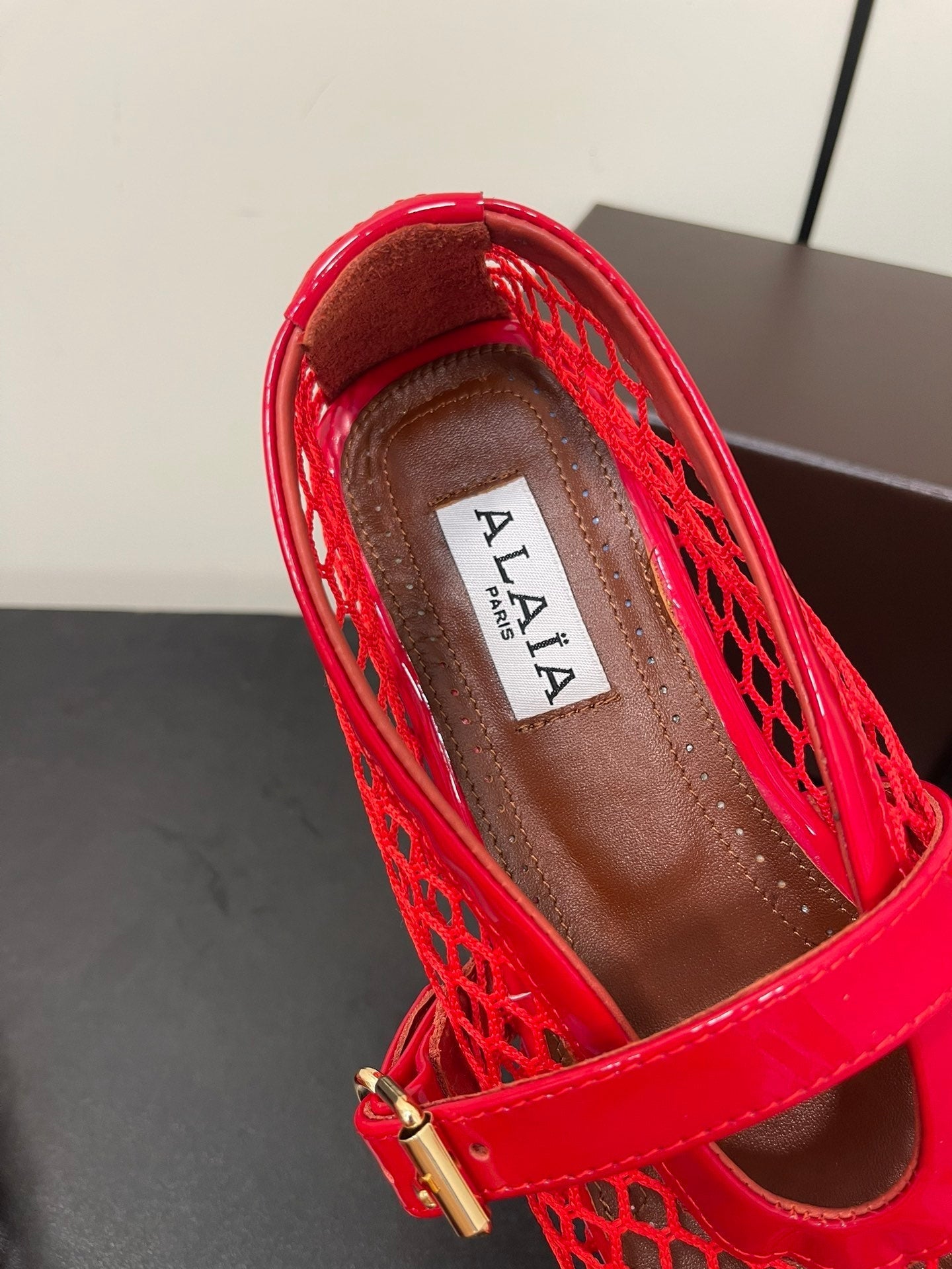 ALAIA BALLET FLATS IN CHERRY RED MESH FISHNET - 35