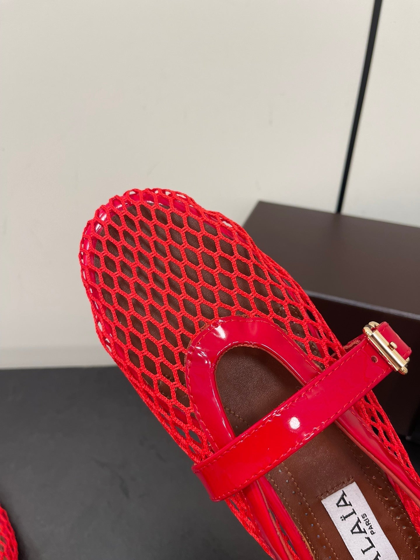 ALAIA BALLET FLATS IN CHERRY RED MESH FISHNET - 35