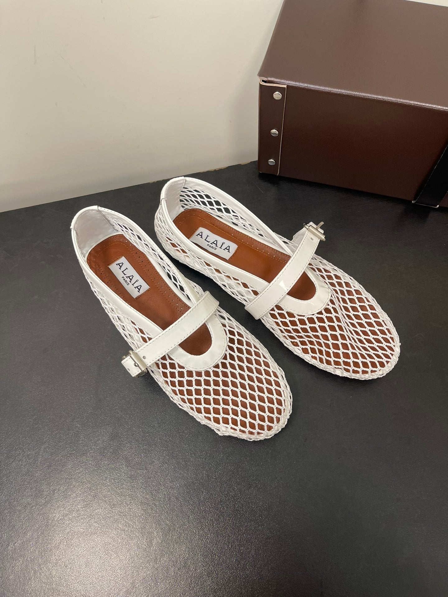 ALAIA BALLET FLATS IN WHITE MESH FISHNET - 35