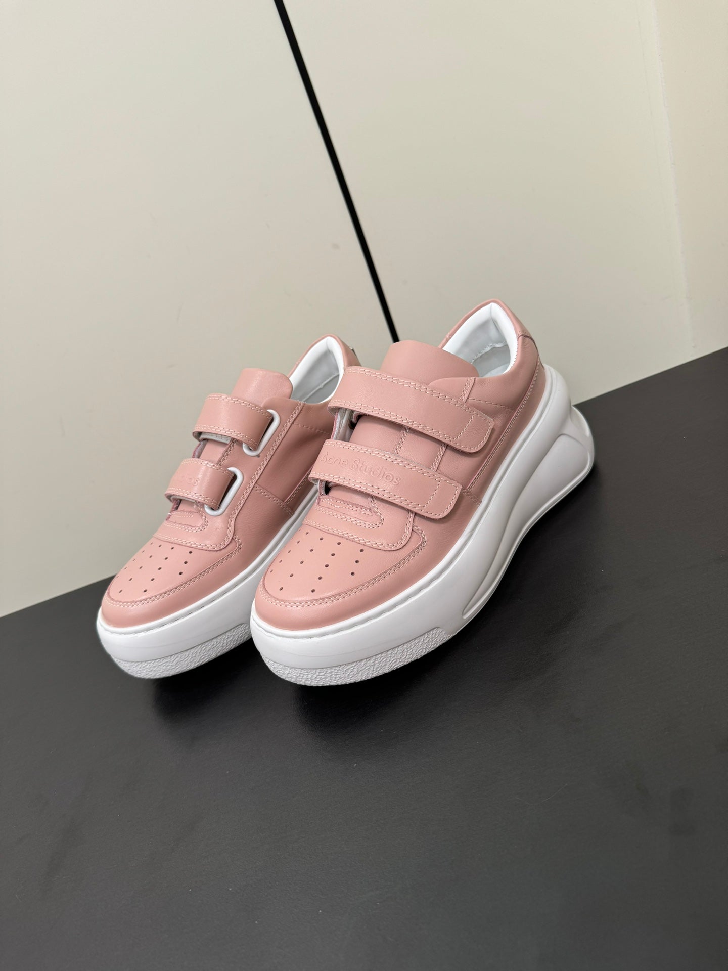ACNE STUDIO SNEAKER IN SALMON PINK LAMBSKIN - 35
