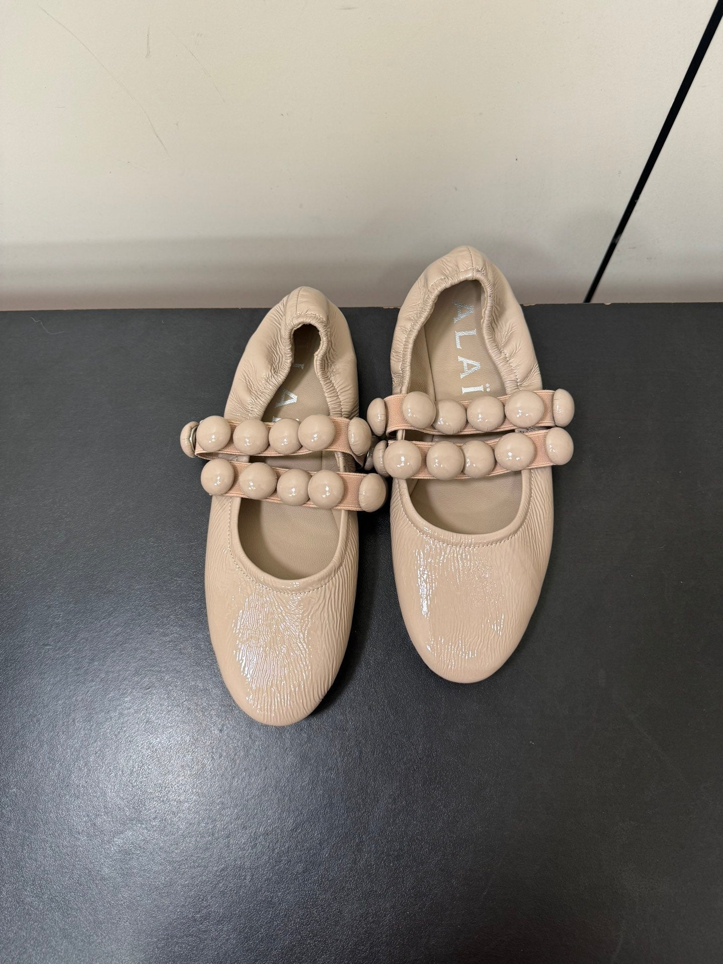 ALAIA SPHERE BALLET FLATS IN ALMOND BEIGE LAMBSKIN - 35