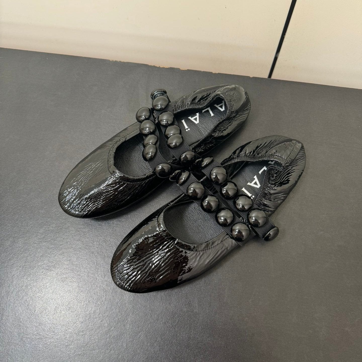 ALAIA SPHERE BALLET FLATS IN BLACK LAMBSKIN - 35