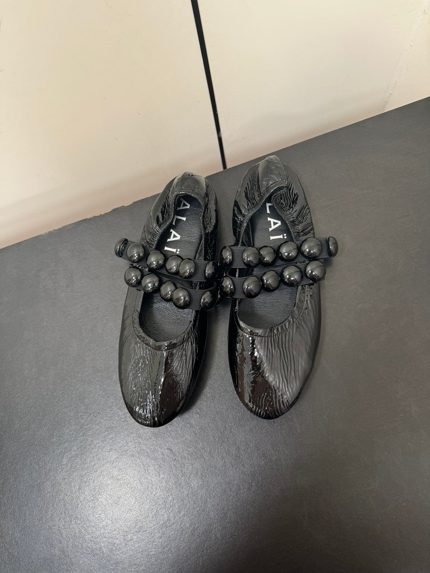 ALAIA SPHERE BALLET FLATS IN BLACK LAMBSKIN - 35