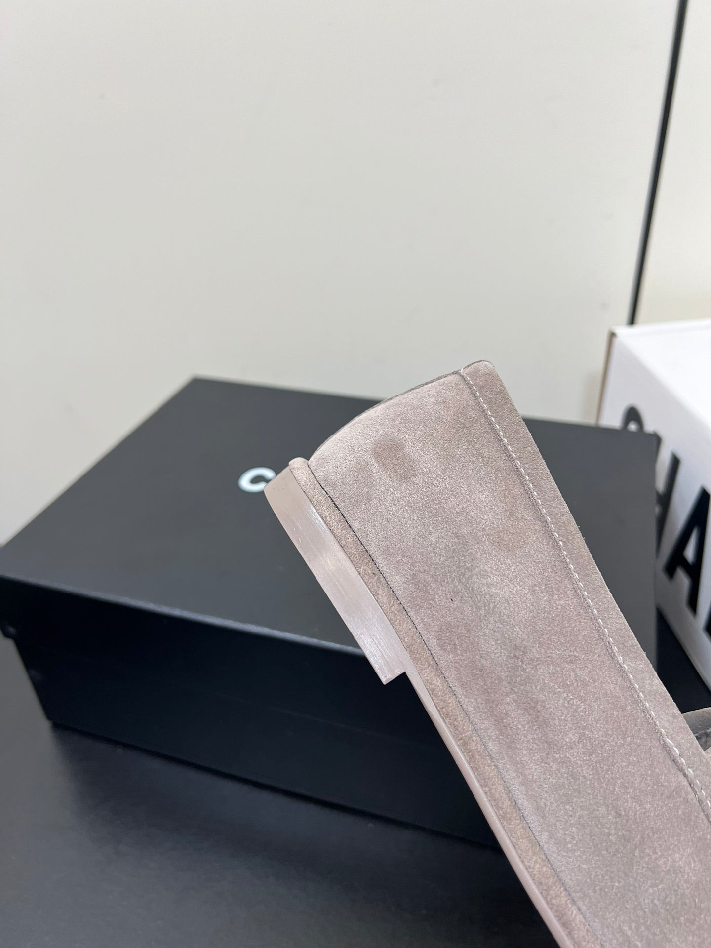 LOAFER IN KHAKI BROWN SUEDE AND SOLF FLEECE LINING - 35